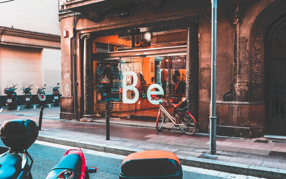 barcelona shop rental
