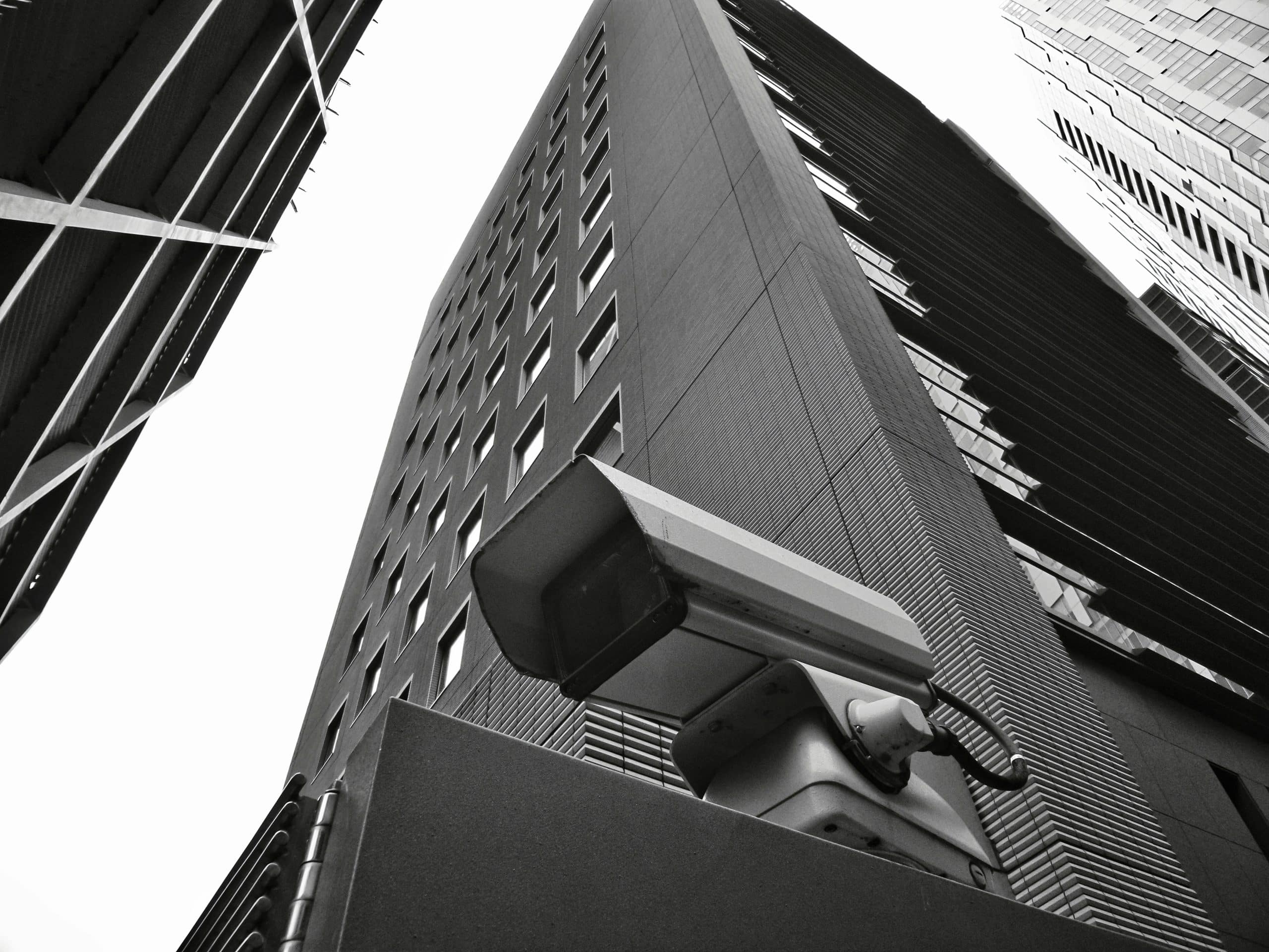 ¿Es legal instalar cámaras de seguridad en el trabajo?