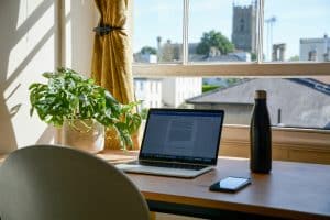 Espacio de teletrabajo en casa: prevención de accidente laboral en teletrabajo